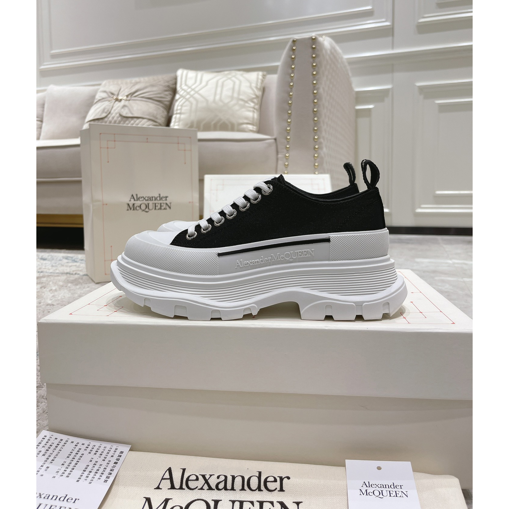 Alexander Mqueen Tread Slick Platform Low Sneakers - DesignerGu