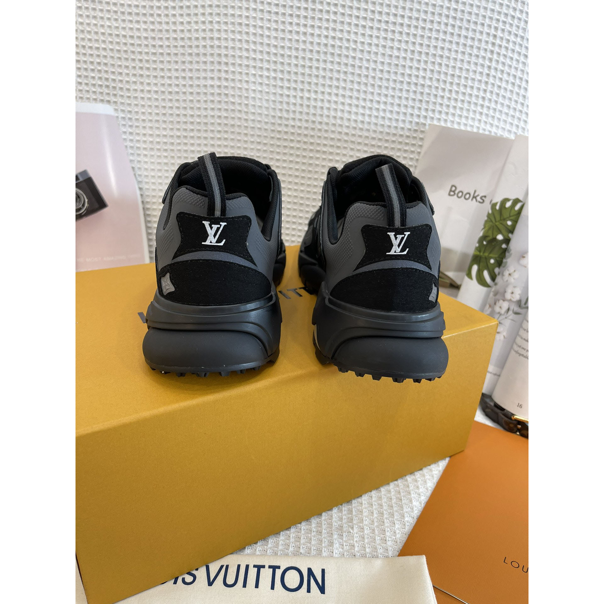 Louis Vuitton Runner Tatic Sneaker - DesignerGu