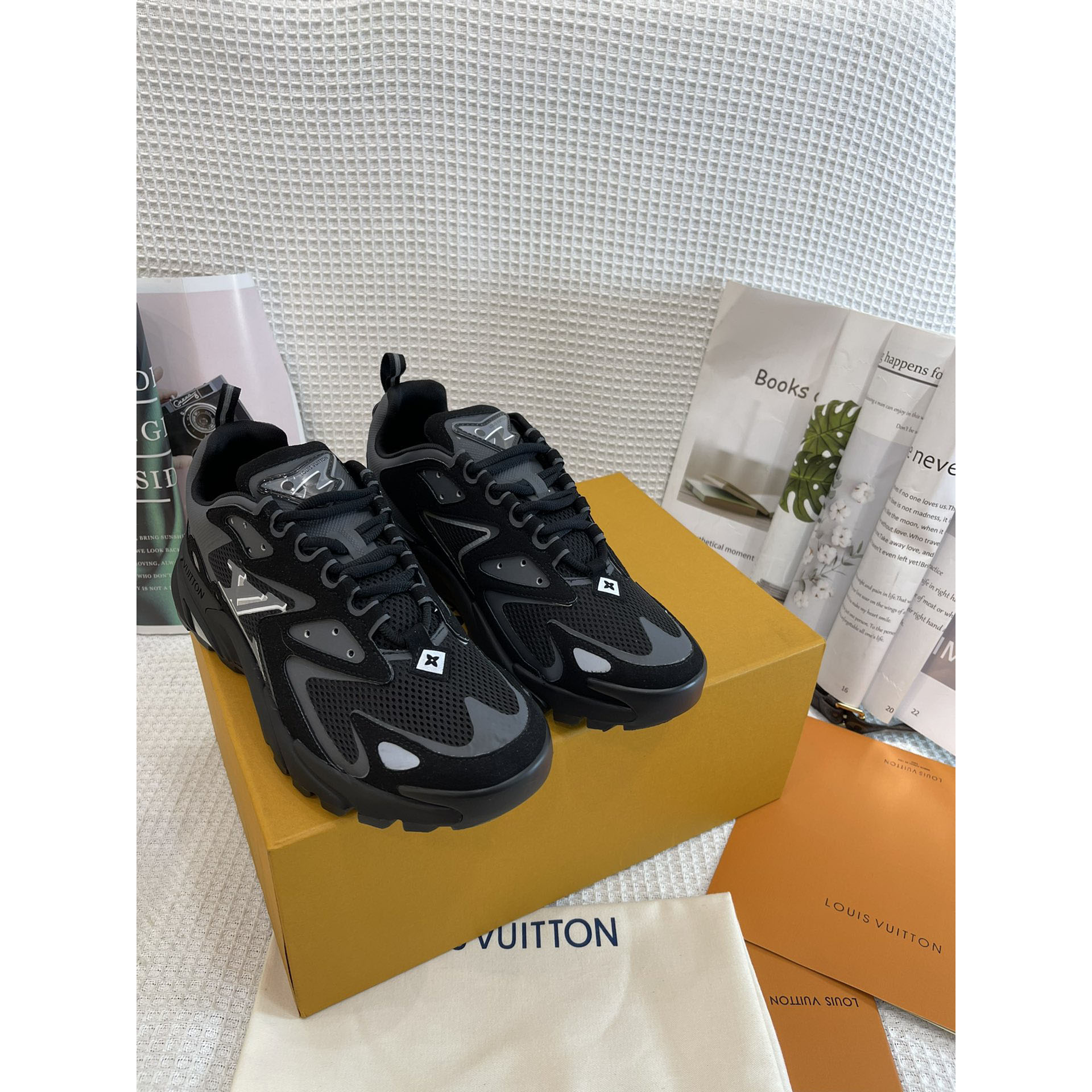 Louis Vuitton Runner Tatic Sneaker - DesignerGu