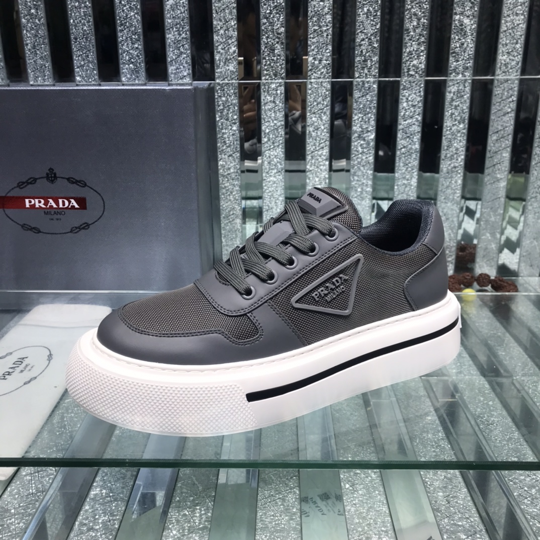 Prada Logo Sneakers In Black - DesignerGu