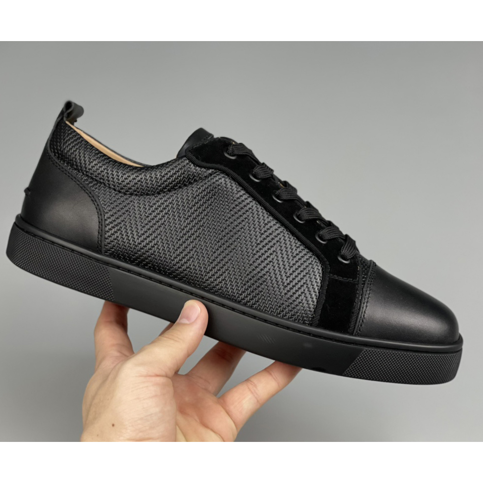 Christian Louboutin Sneaker - DesignerGu