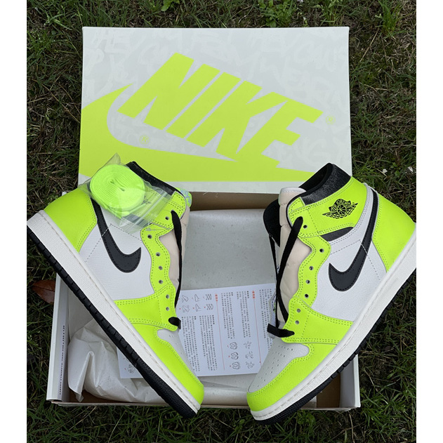 Air Jordan 1 High OG 'Volt' Sneakers   555088-702 - DesignerGu