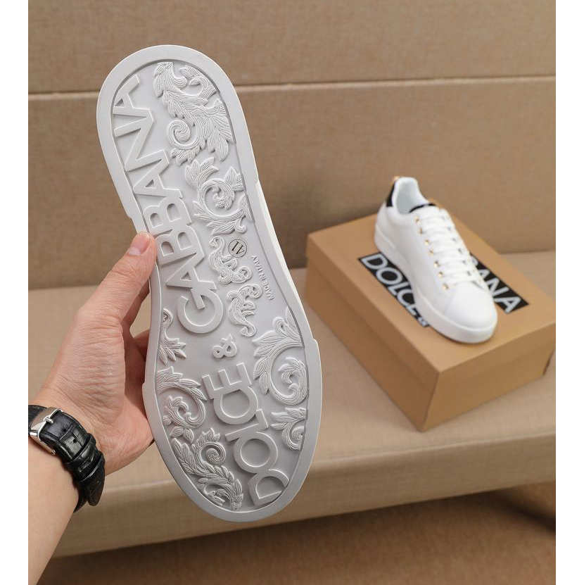 Dolce & Gabbana Sneakers In White - DesignerGu