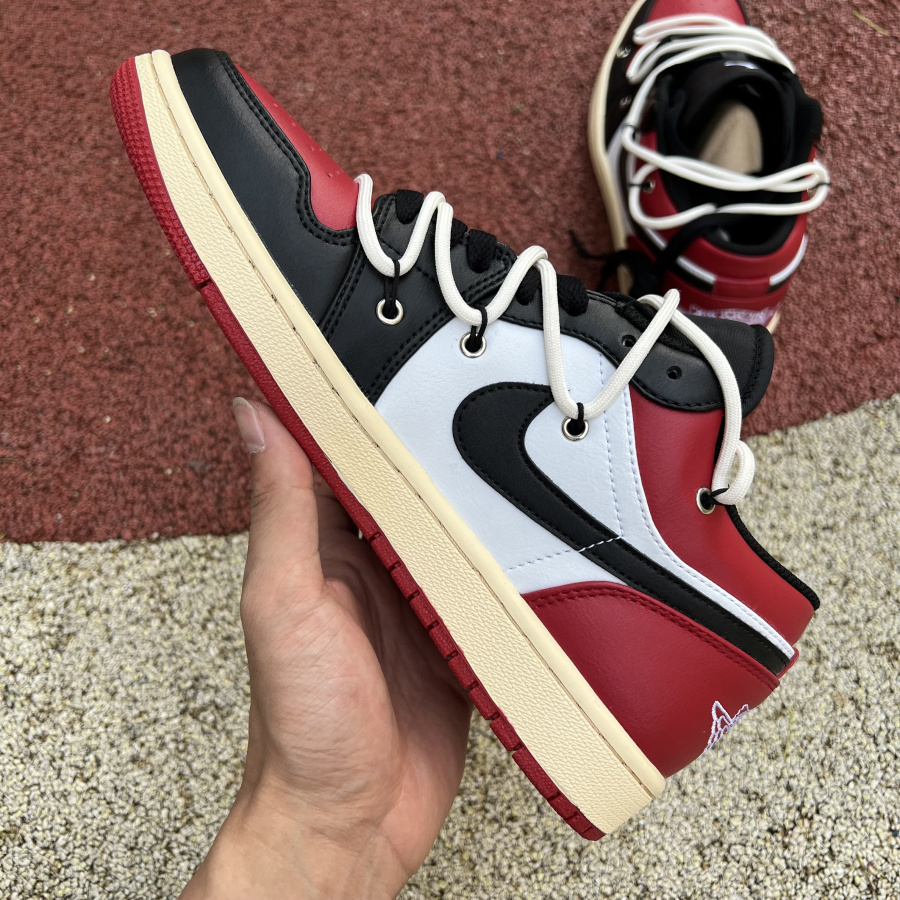 Jordan  Air 1 Low 'Chicago' Sneaker   553558-612 - DesignerGu