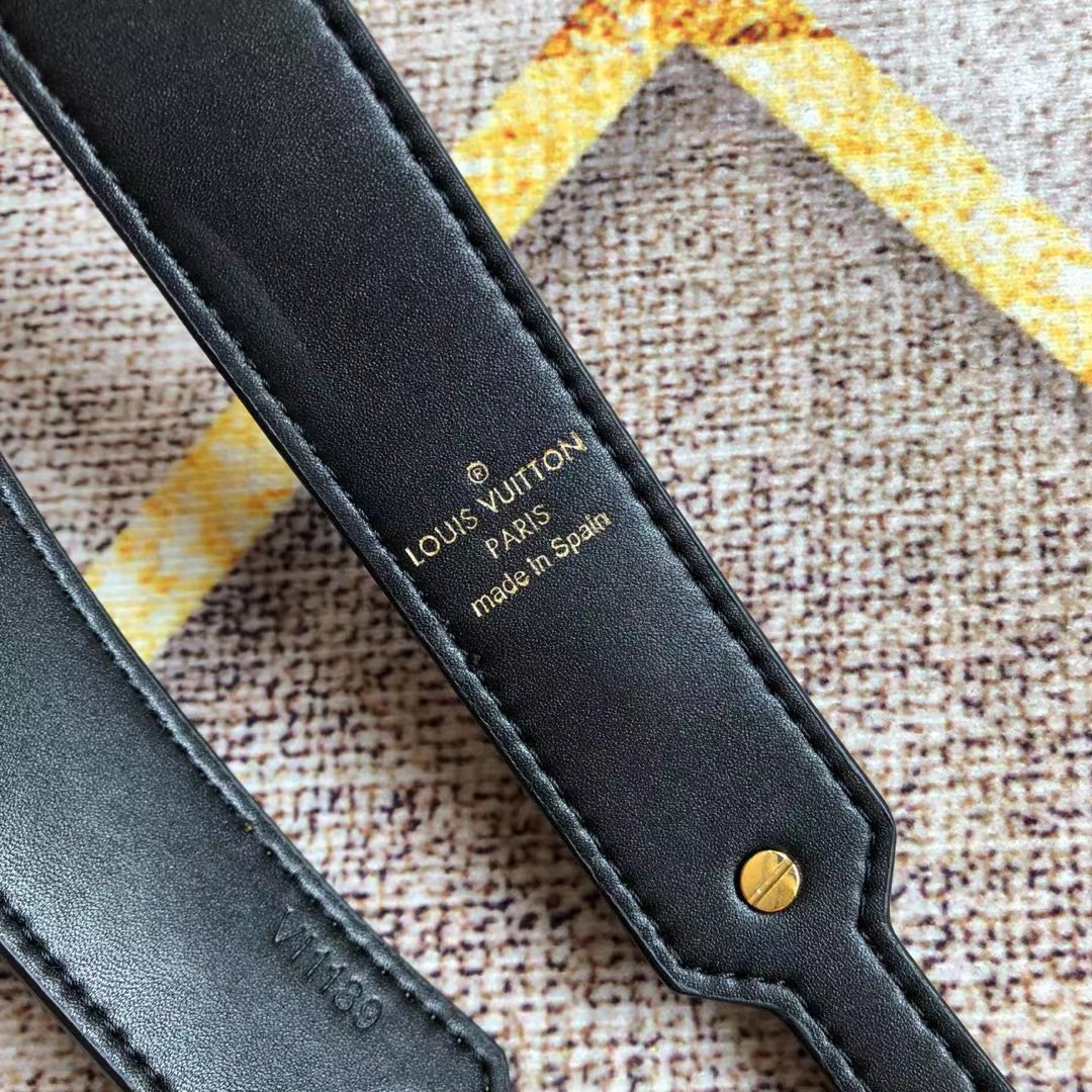 Louis Vuitton Shoulder Strap (0.2x3x105cm) - DesignerGu