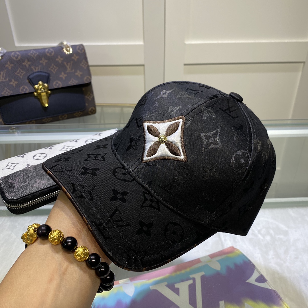 Louis Vuitton Monogram Baseball Cap - DesignerGu