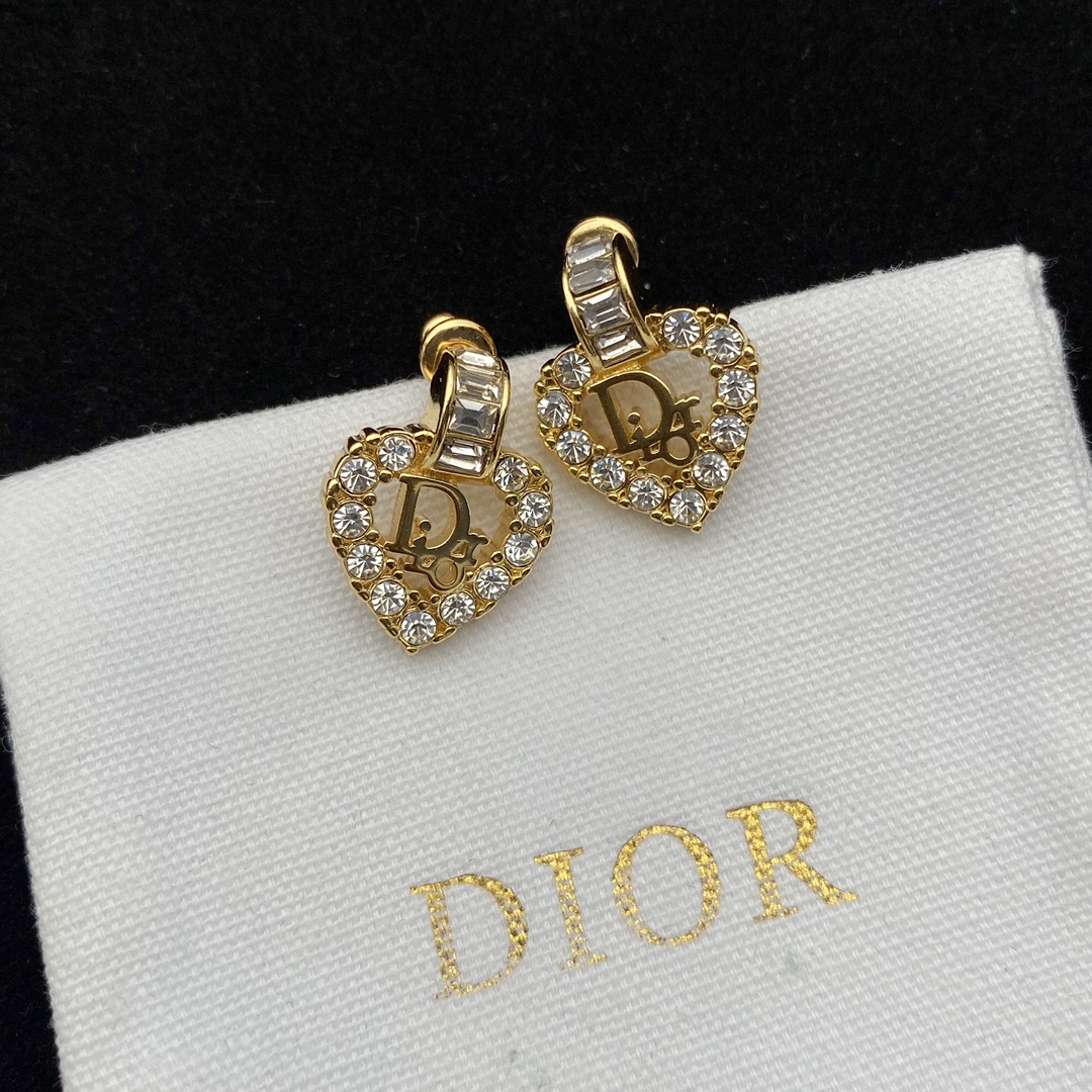 Dior Peach Heart Full Drill Earrings - DesignerGu