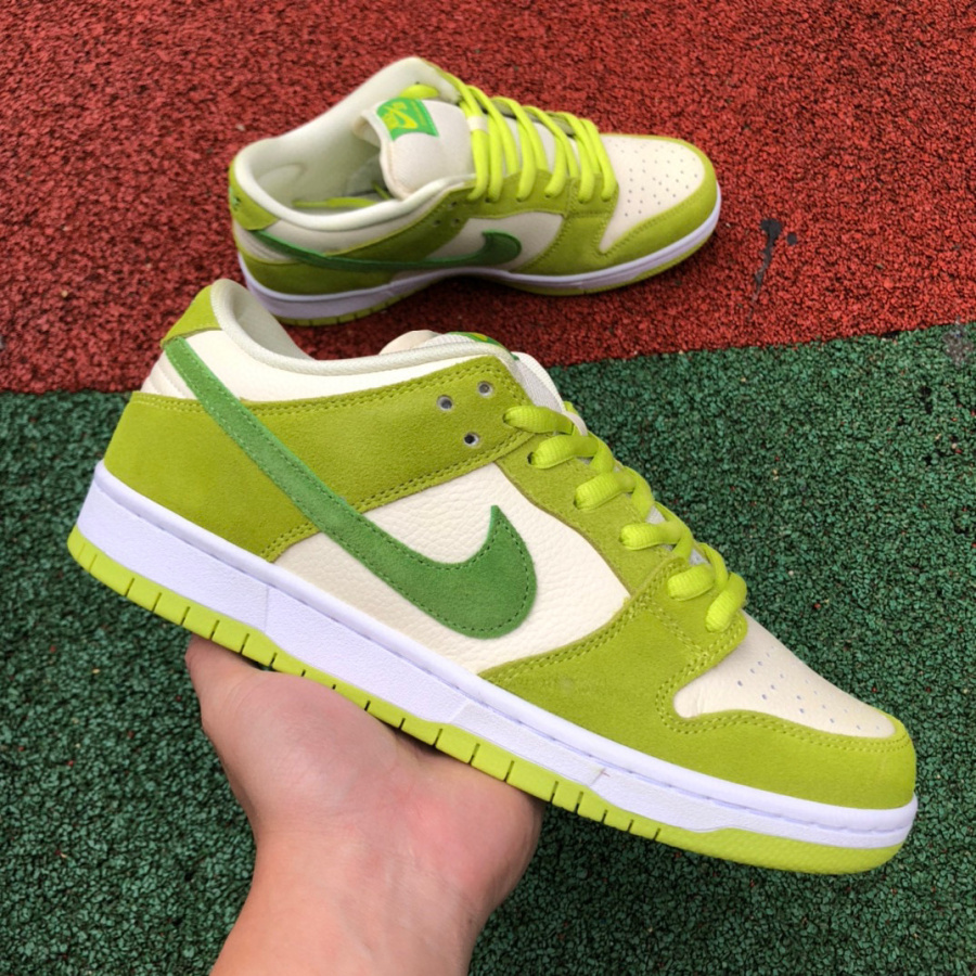 Nike SB Dunk Low 