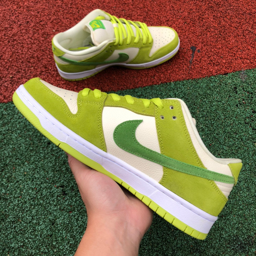 Nike SB Dunk Low 