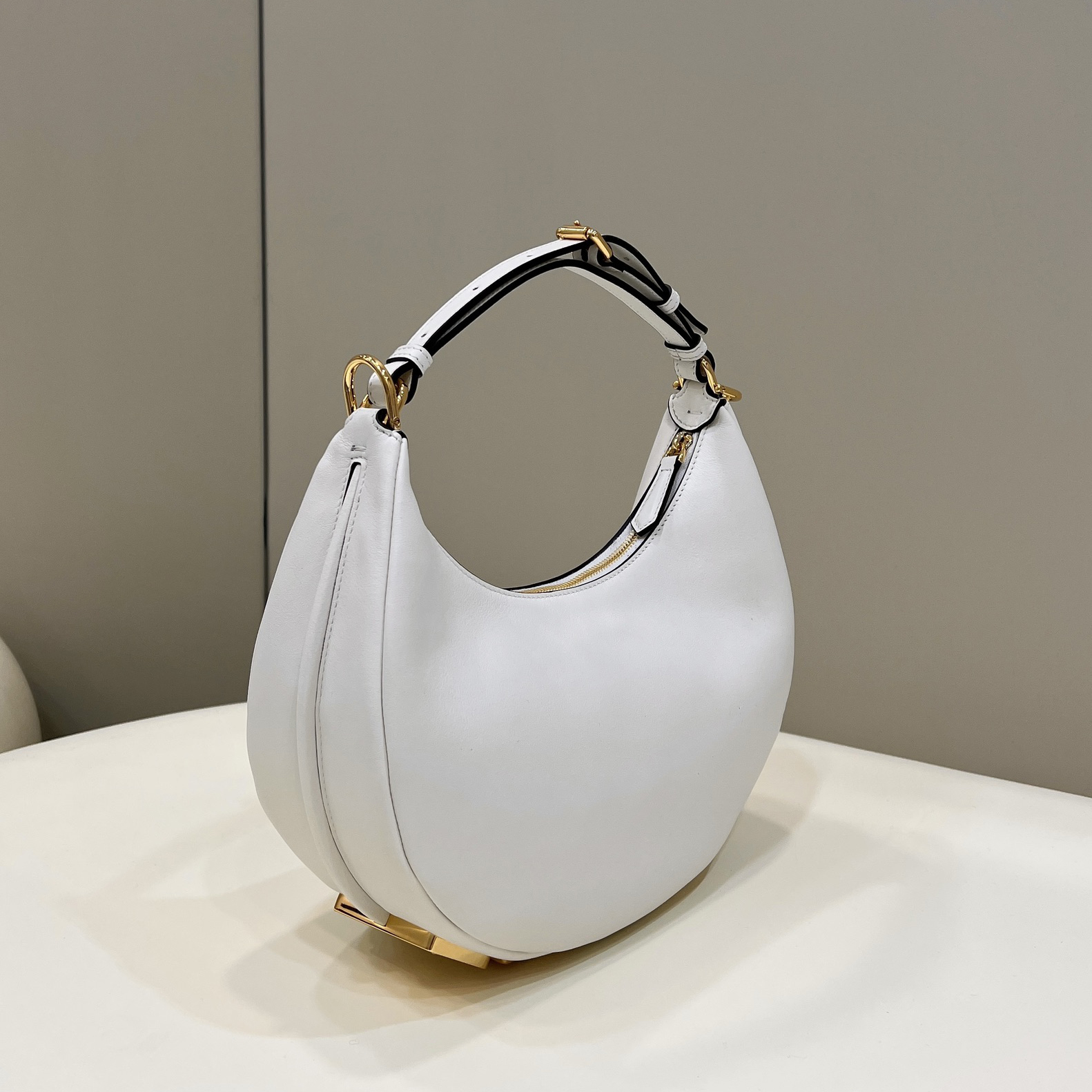 Fendi Graphy  Leather Bag(29*24.5*10cm) - DesignerGu