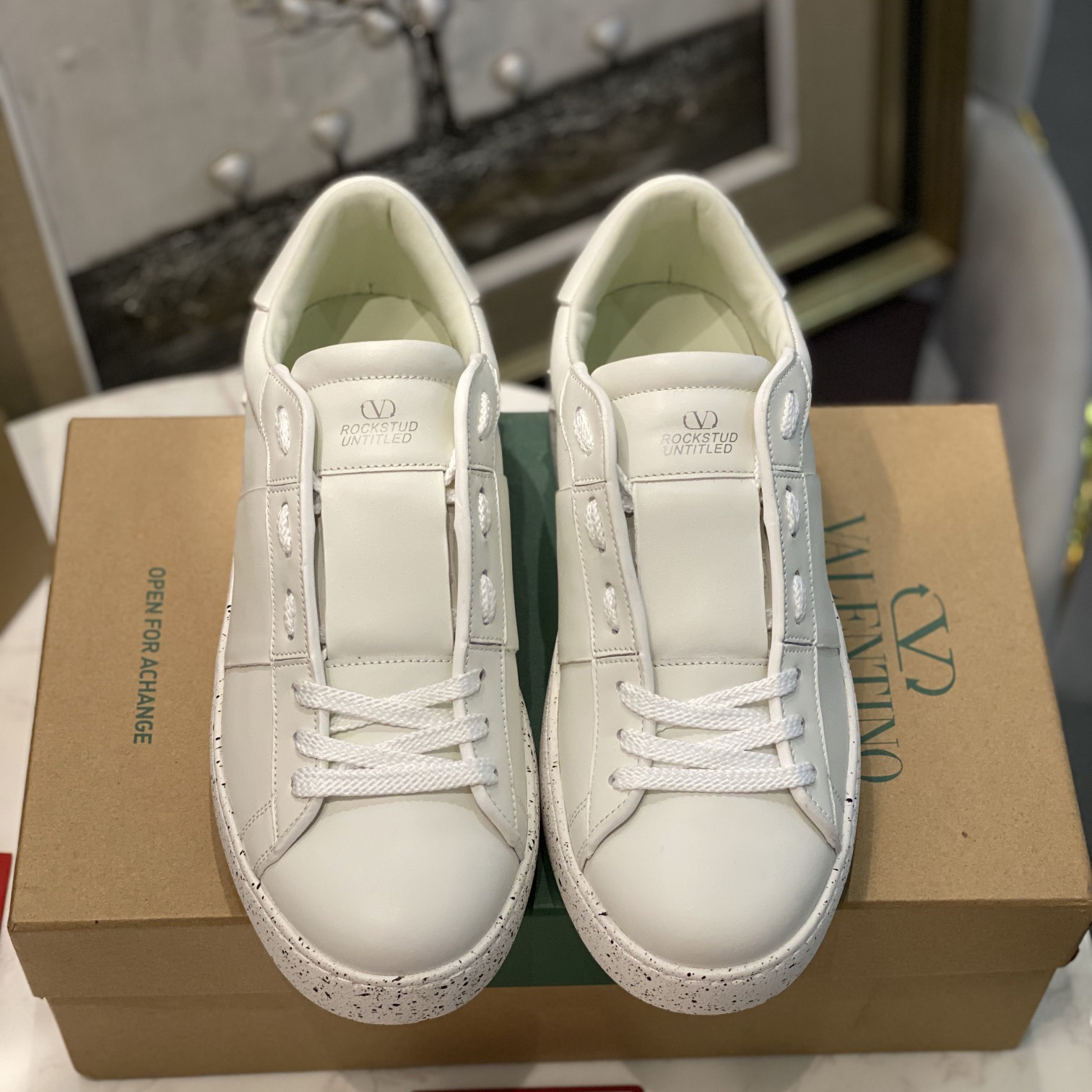 Valenti  Open For A Change Sneaker In Bio-Based Material In White - DesignerGu