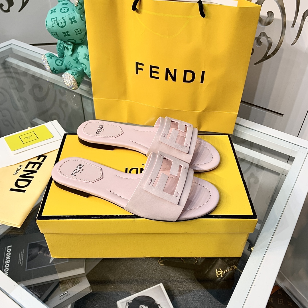Fendi Signature Pink Leather Slides - DesignerGu