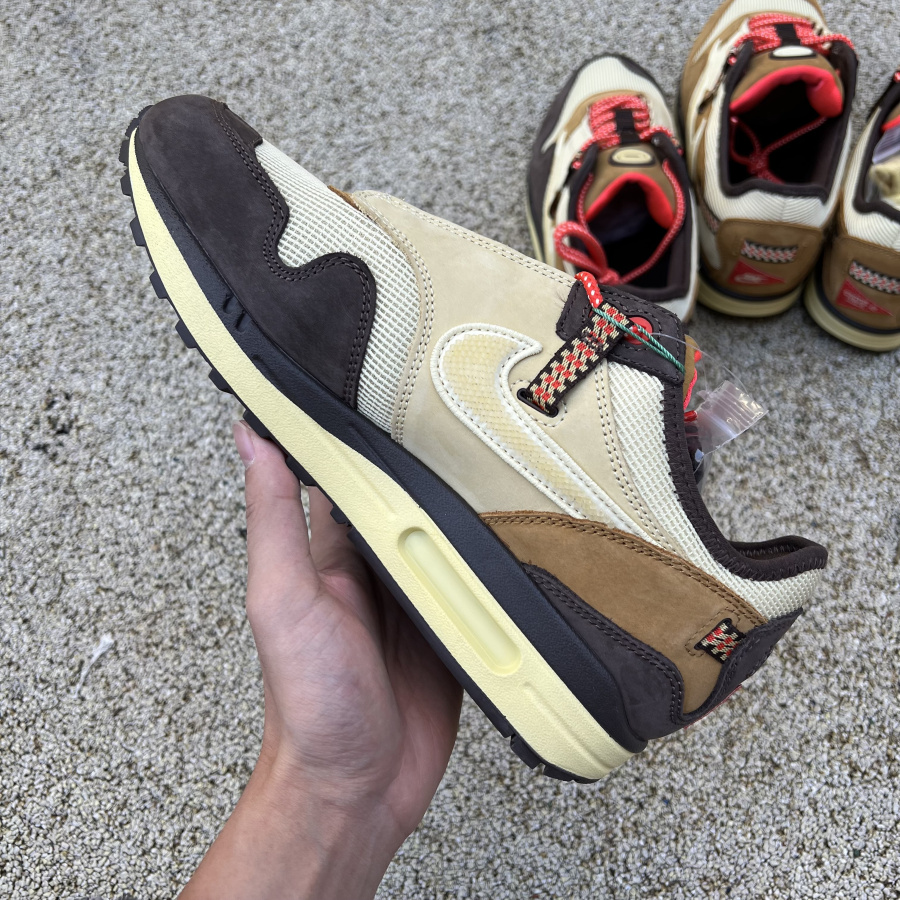 Travis Scott x Nike Air Max 1