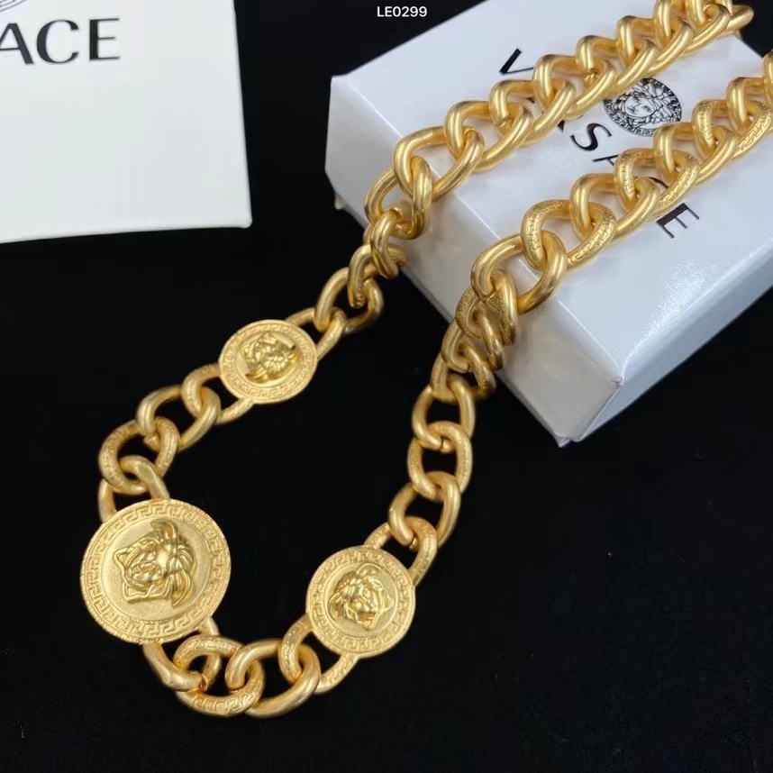 Versace Medusa Necklace - DesignerGu