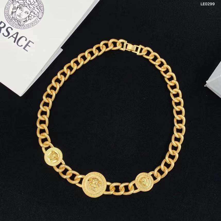 Versace Medusa Necklace - DesignerGu