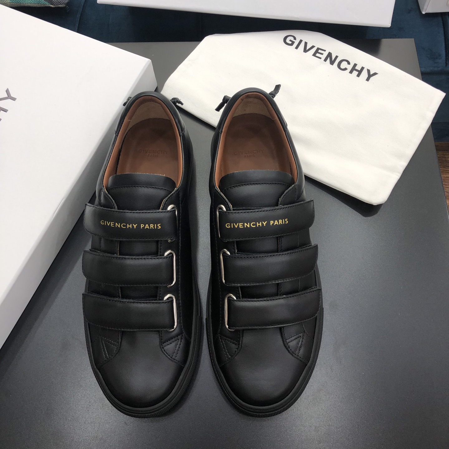 Givenchy Urban Leather Sneakers - DesignerGu