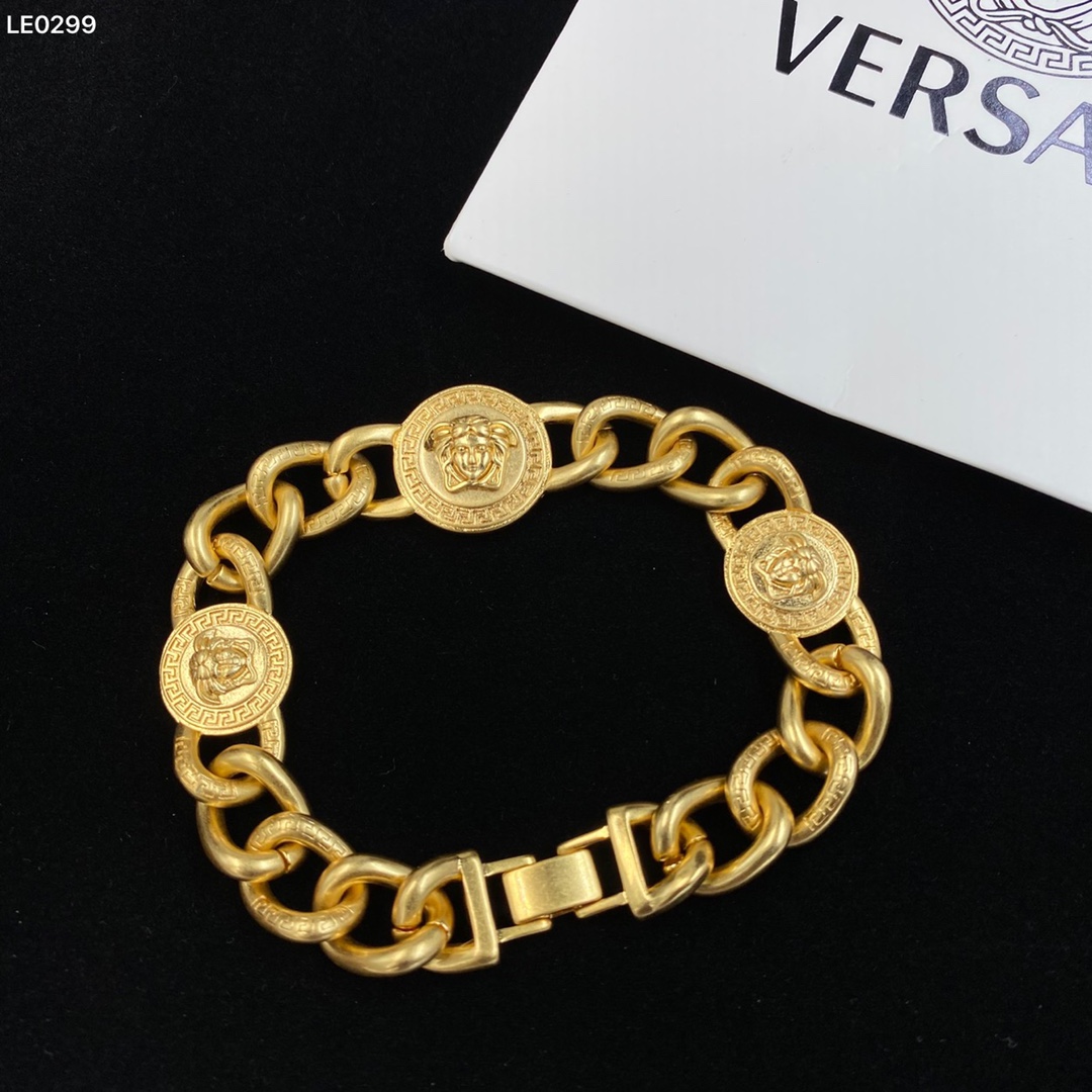 Versace Medusa Bracelet - DesignerGu