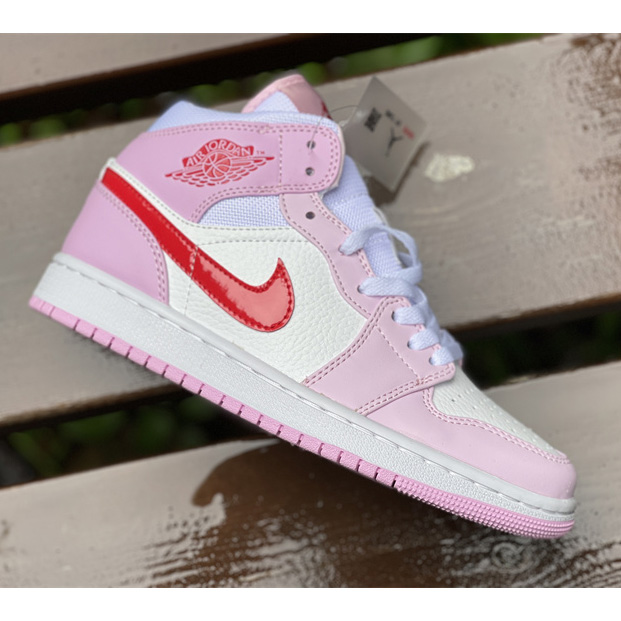 Nike Wmns Air Jordan 1 Mid