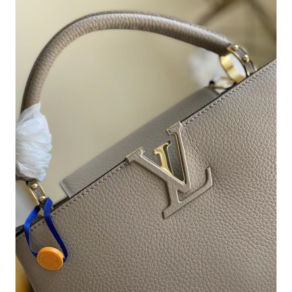 Louis Vuitton Capucines  Handbag (27-18-9 cm) - DesignerGu