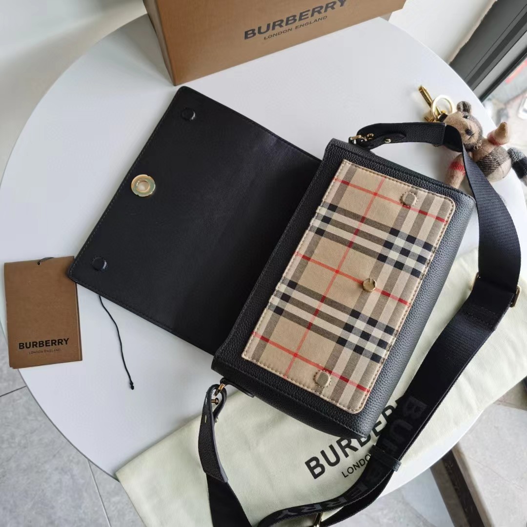 Burberry Hackberry Leather Cross -Body Bag (25-18-8.5cm) - DesignerGu