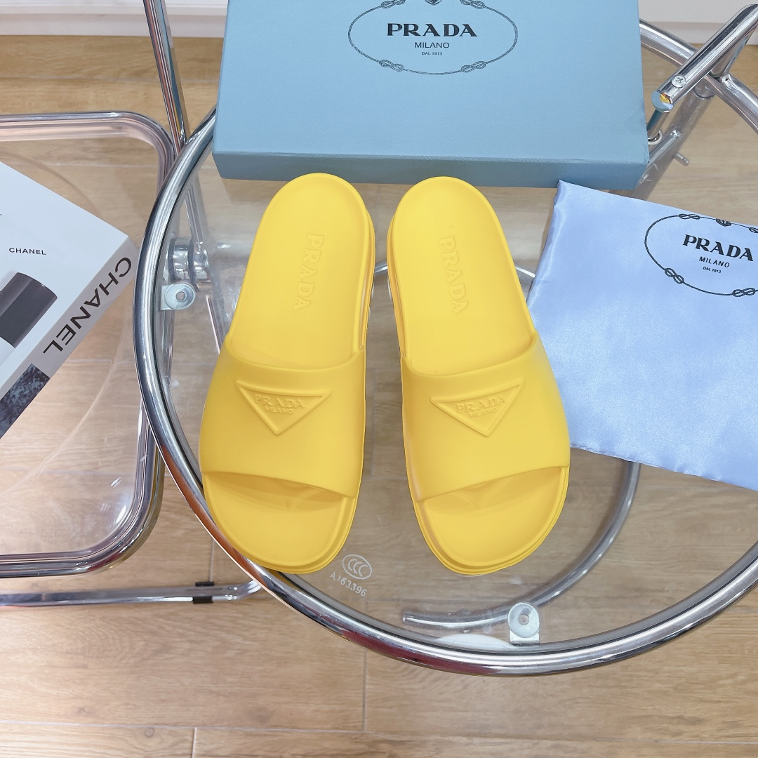 Prada Rubber Slides - DesignerGu