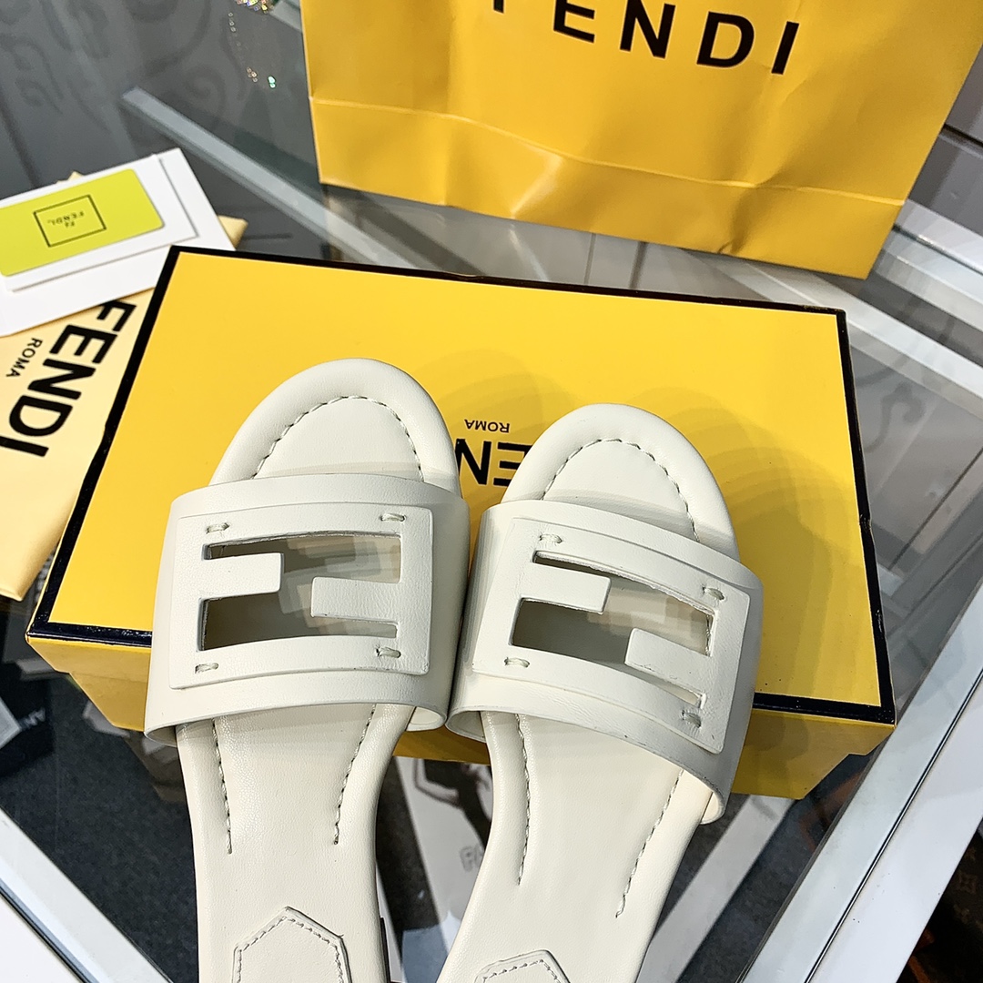 Fendi Signature Beige Leather Slides - DesignerGu