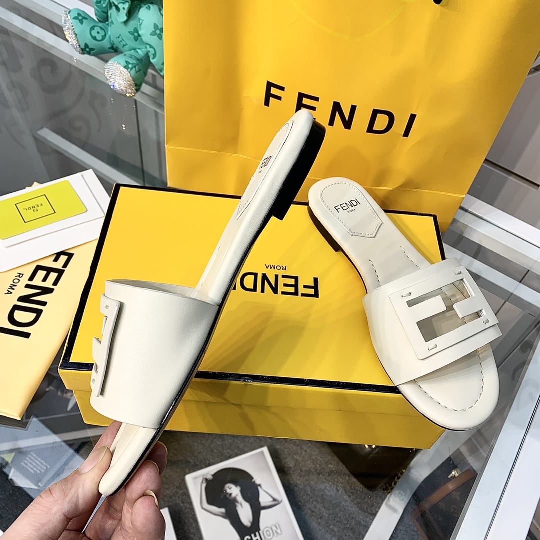 Fendi Signature Beige Leather Slides - DesignerGu