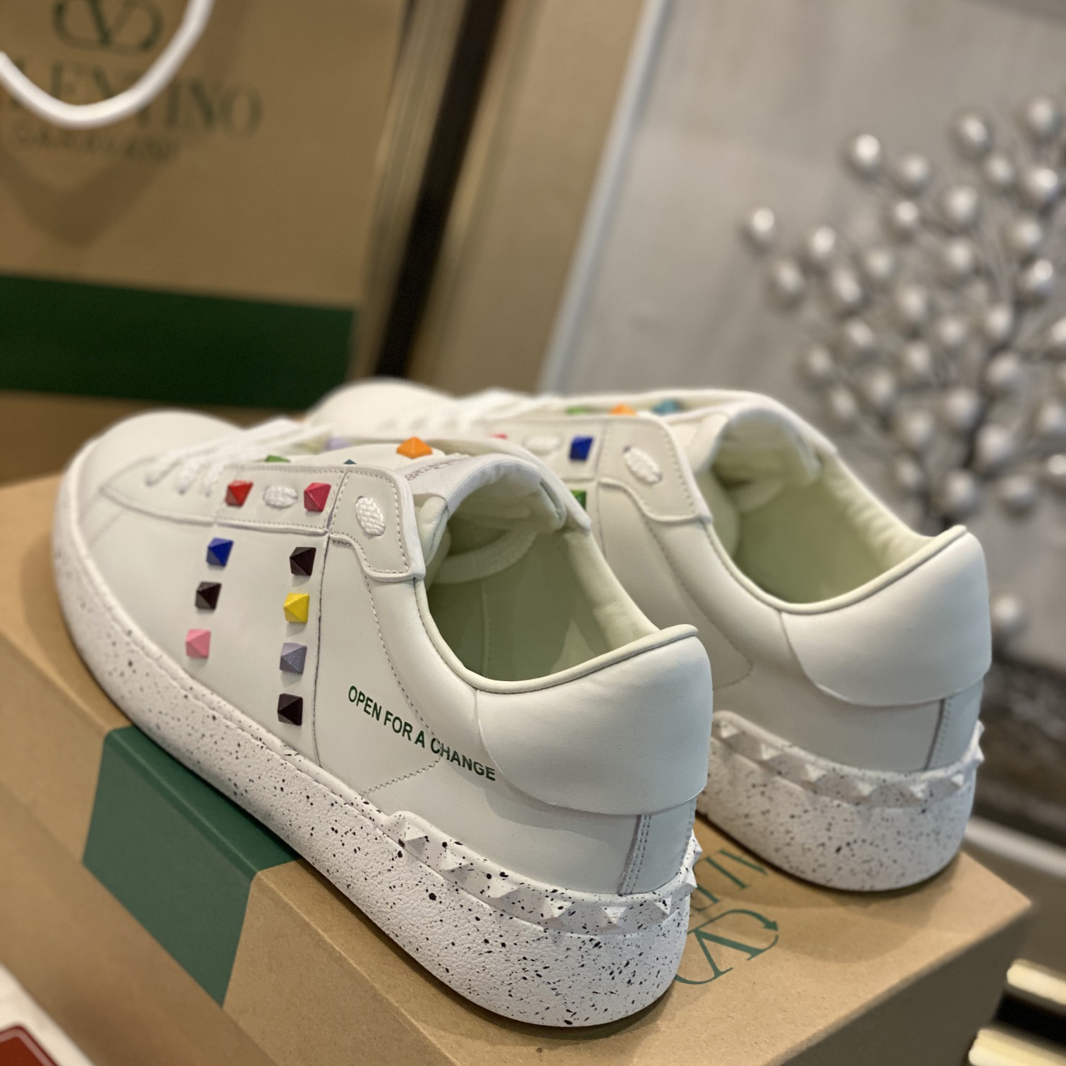 Valenti  Open For A Change Sneaker In Bio-Based Material In White/Multicolor - DesignerGu