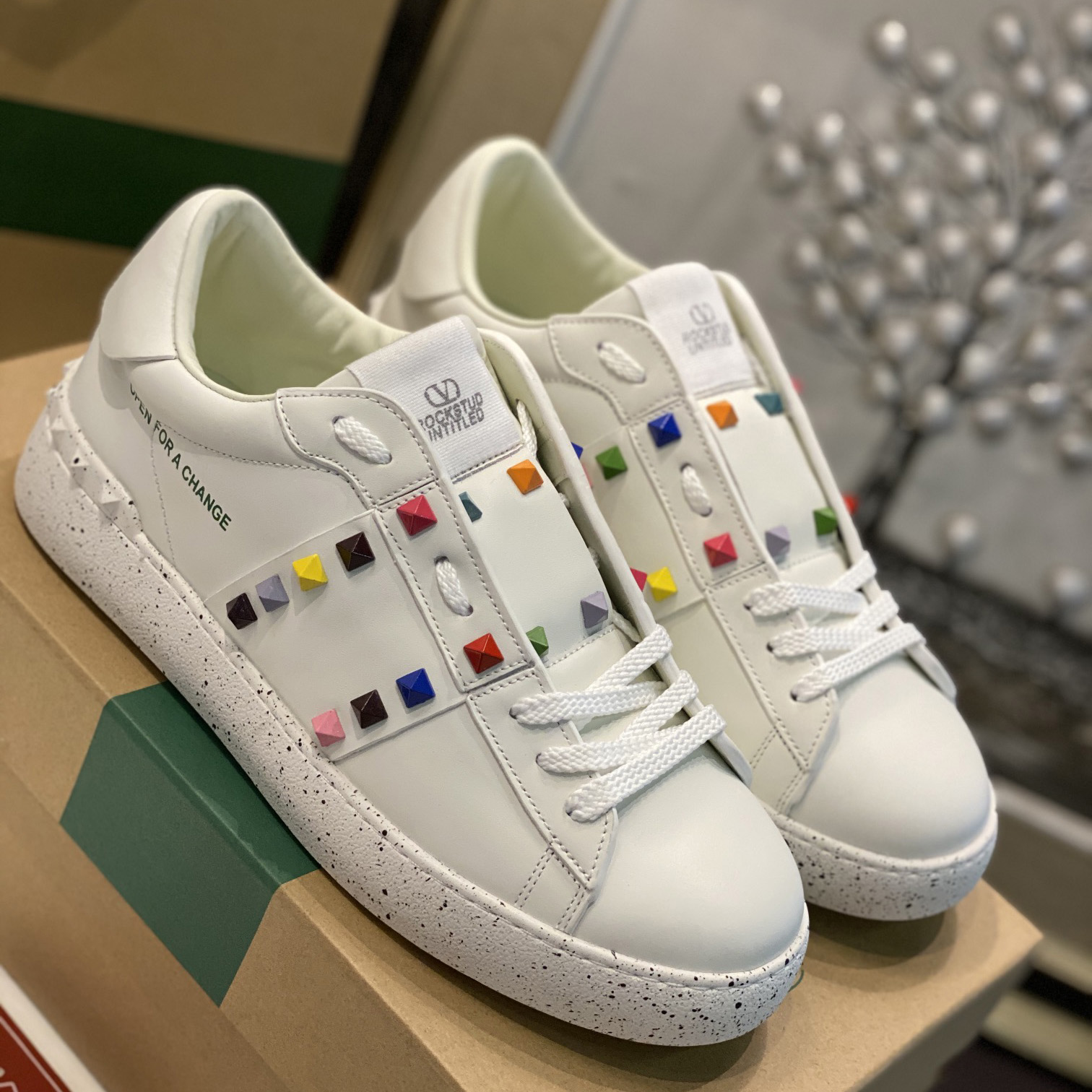 Valenti  Open For A Change Sneaker In Bio-Based Material In White/Multicolor - DesignerGu