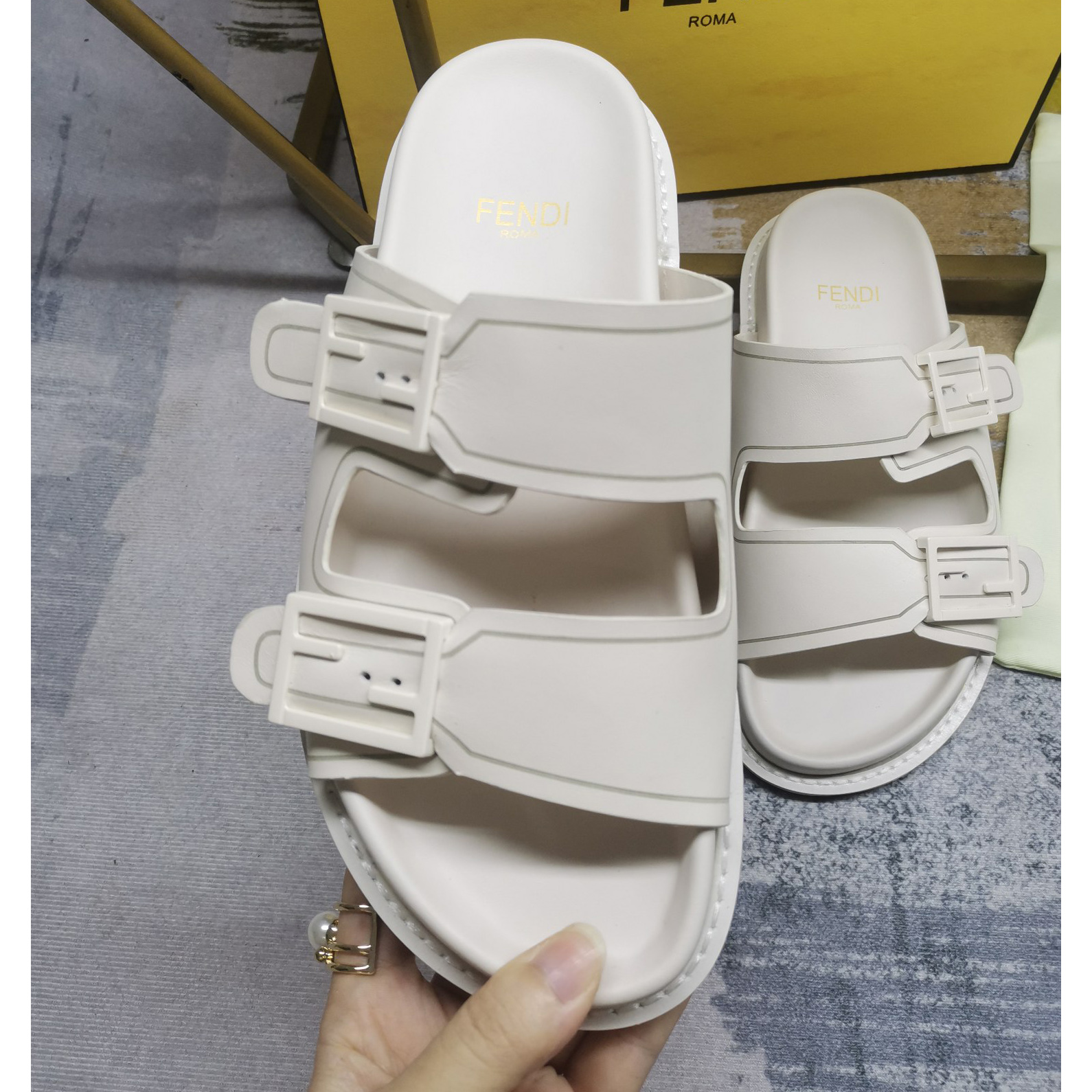 Fendi Feel WhiteFF Fabric Slides - DesignerGu