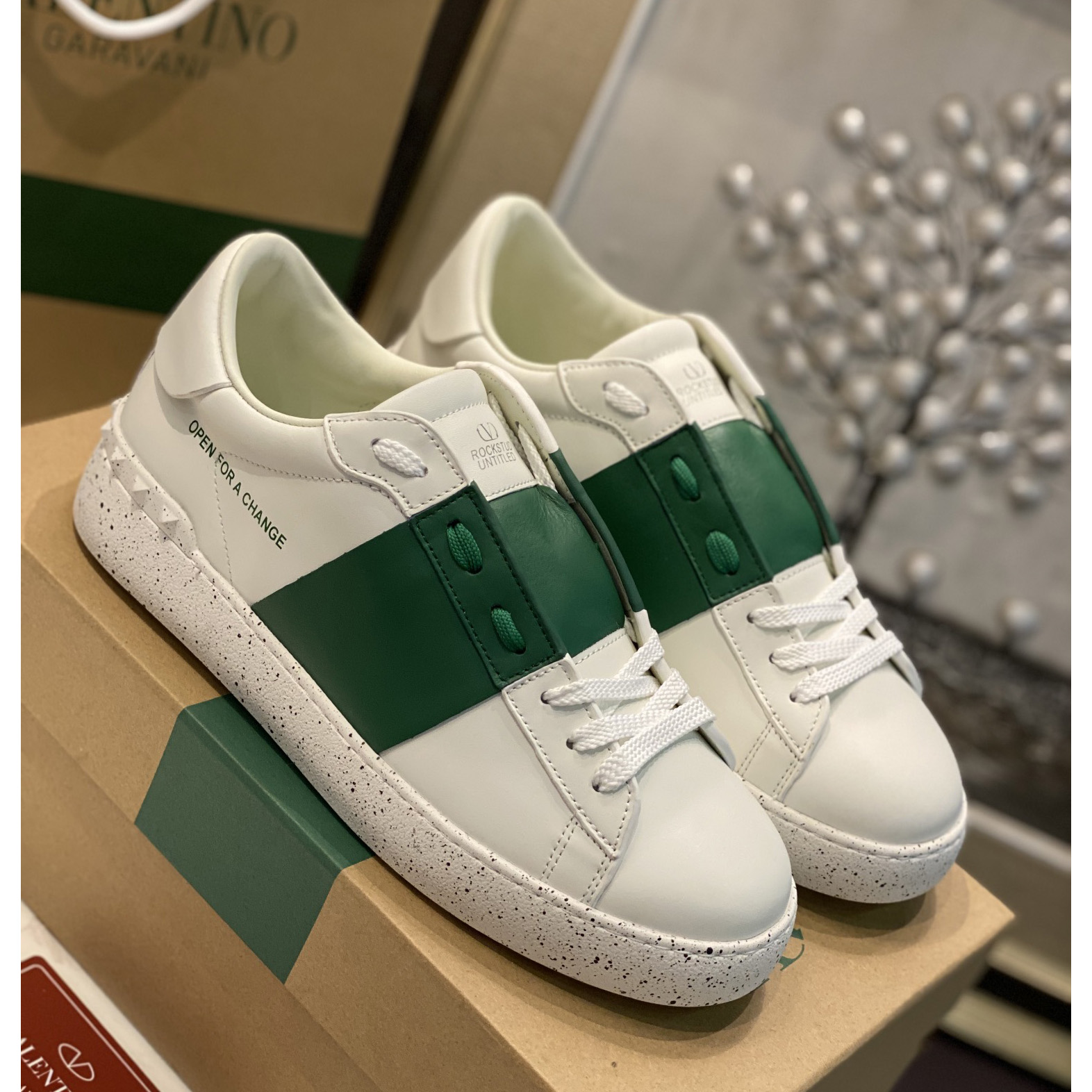 Valenti Open For A Change Sneaker In Bio-Based Material In White/Green - DesignerGu