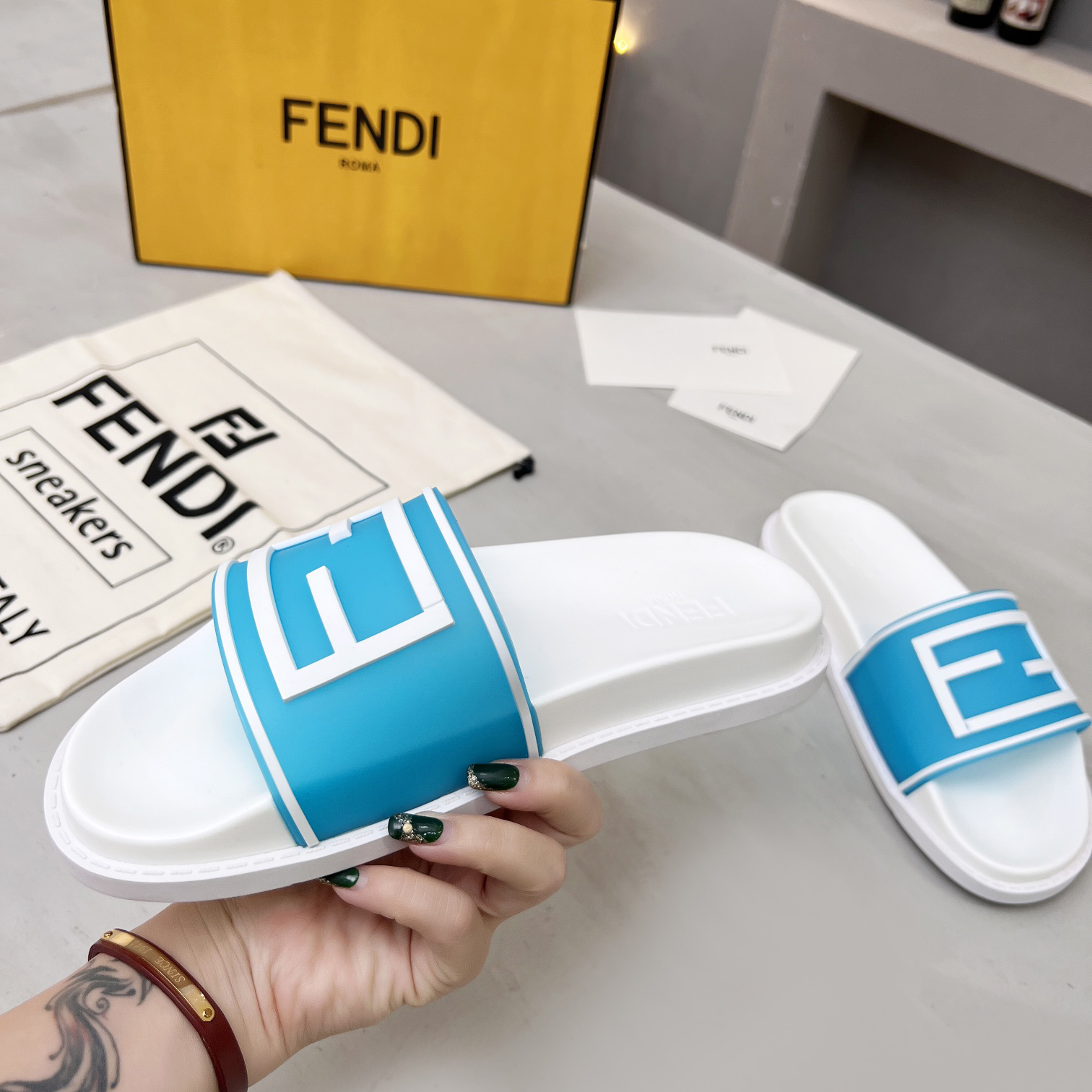 Fendi Baguette Slides - DesignerGu