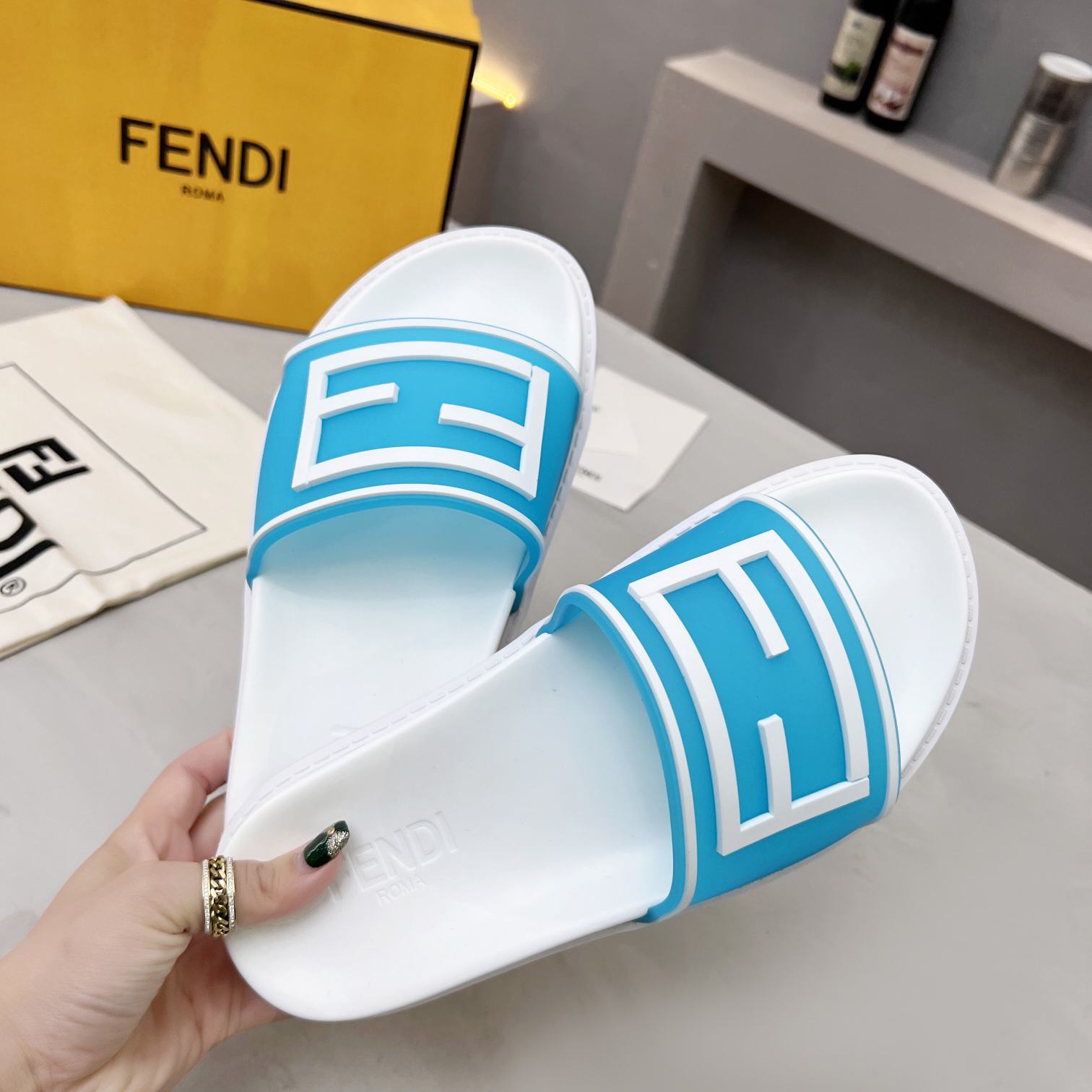 Fendi Baguette Slides - DesignerGu