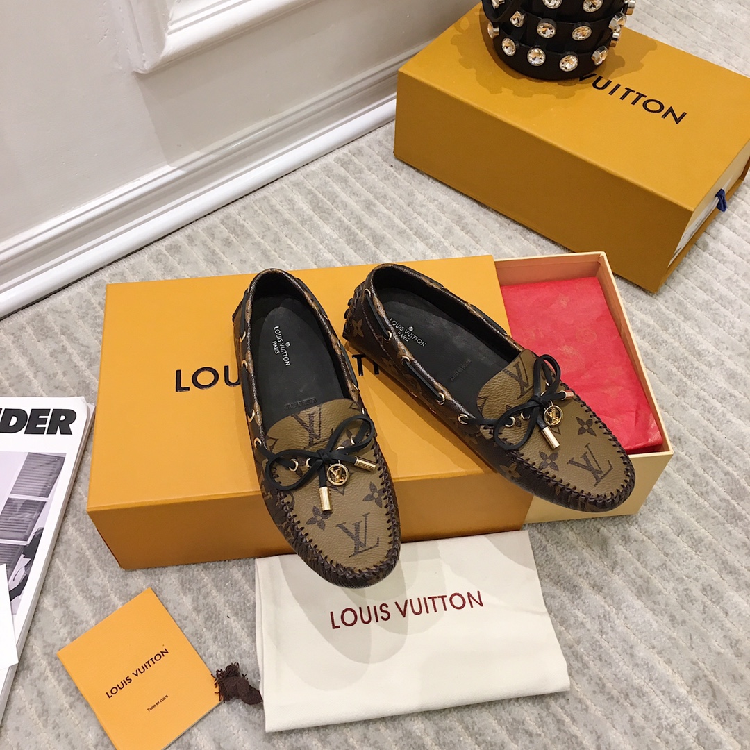 Louis Vuitton Gloria Flat Loafer    1A65IZ - DesignerGu