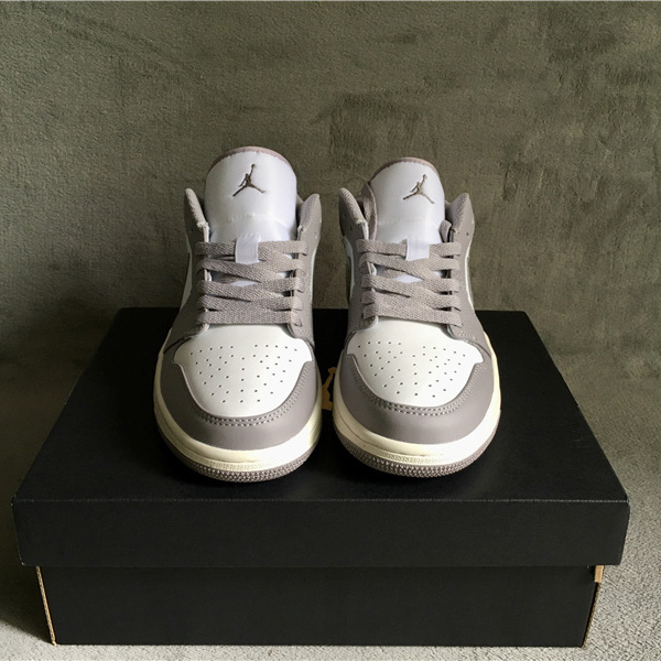 Air Jordan 1 Low Sneaker     553560-053 - DesignerGu