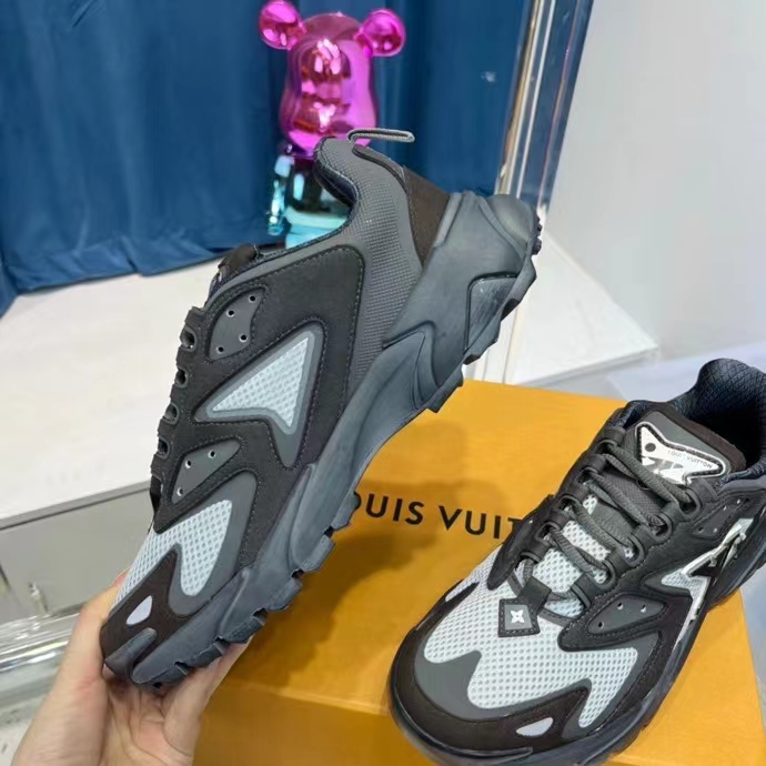 Louis Vuitton Runner Tatic Sneaker(Upon UK Size) - DesignerGu