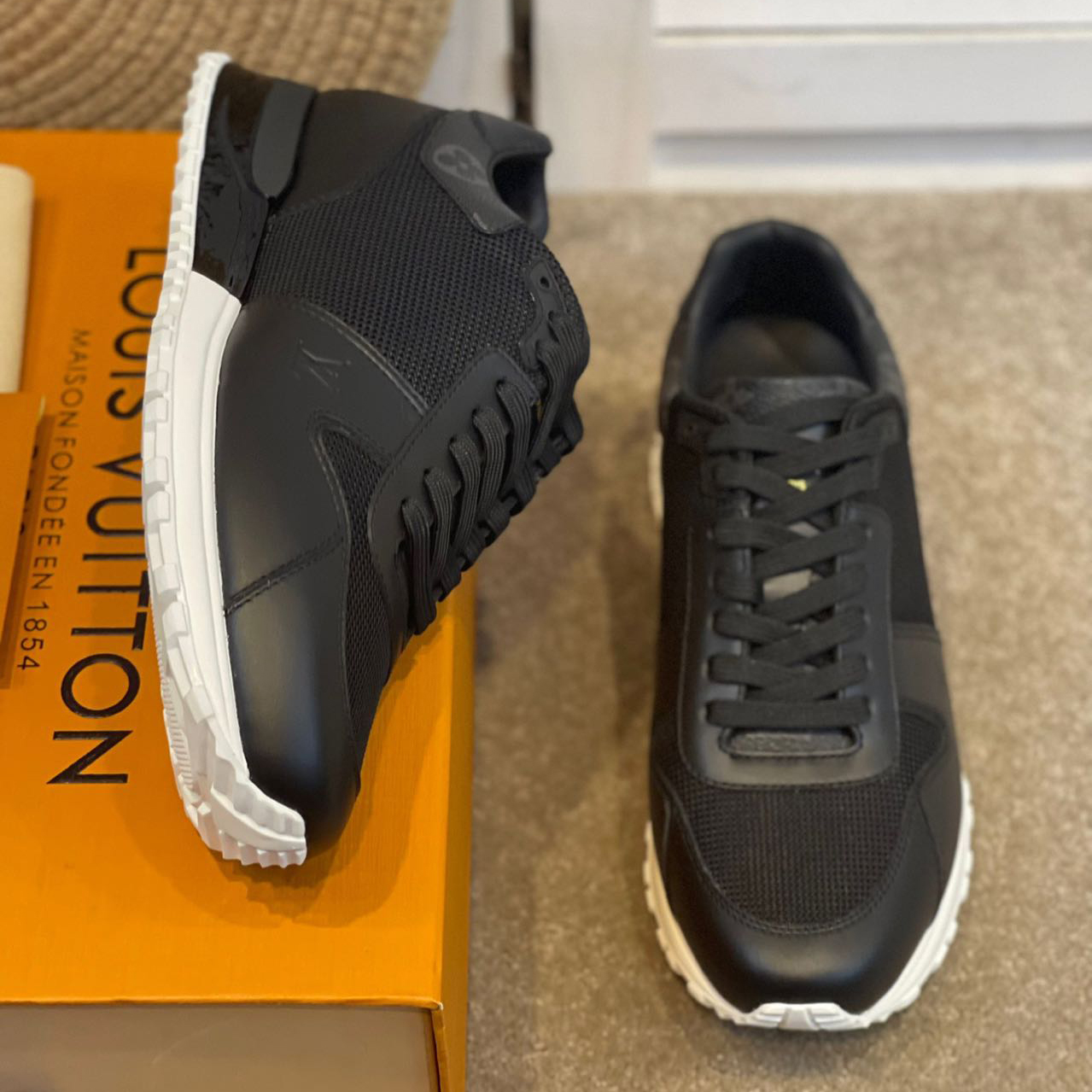 Louis Vuitton Run Away Sneaker    1A5AXB - DesignerGu