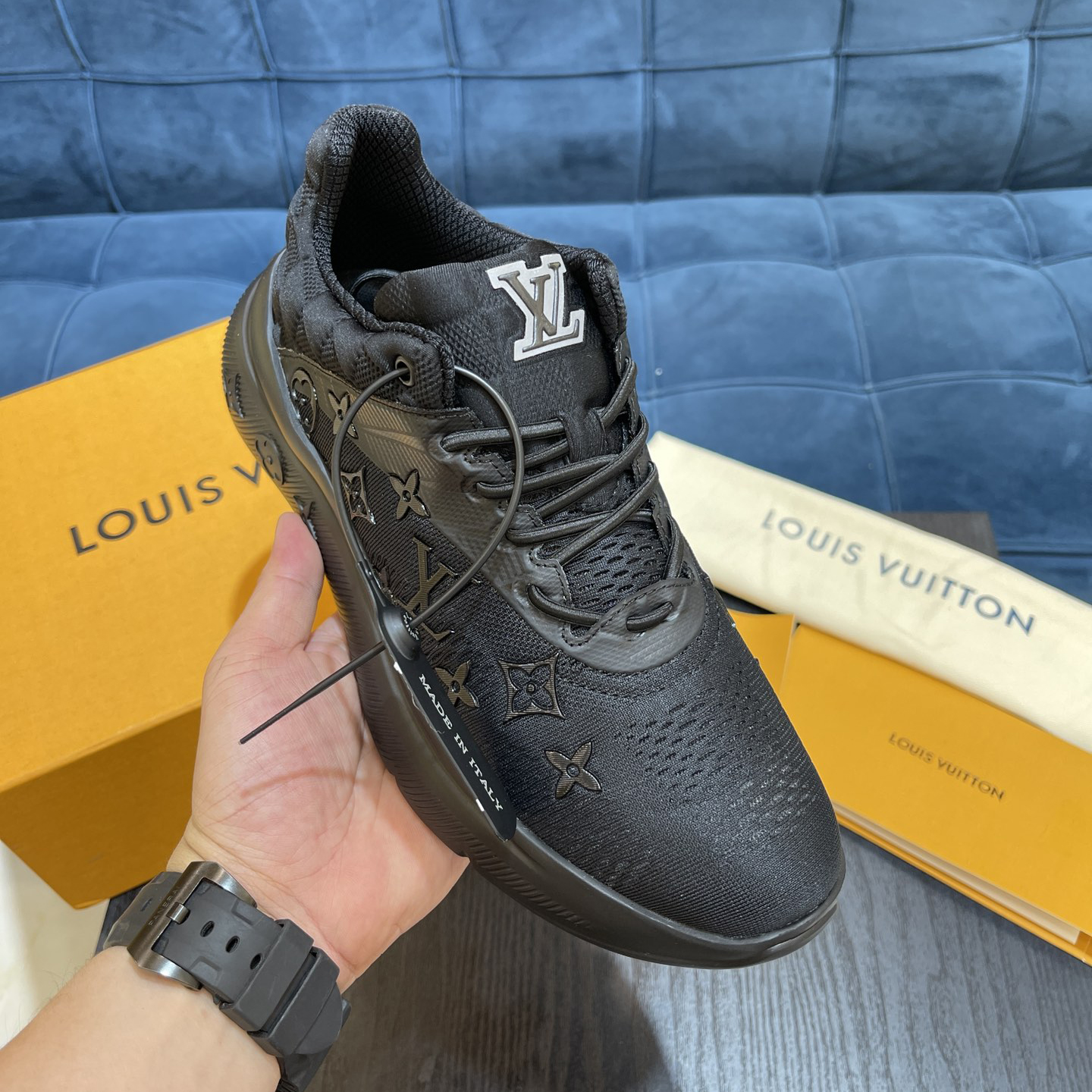 Louis Vuitton Show Up Sneaker    1A9JRJ - DesignerGu