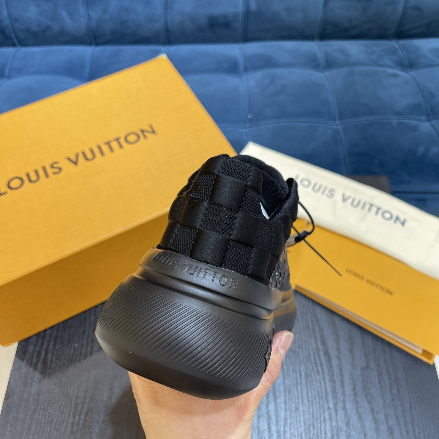 Louis Vuitton Show Up Sneaker    1A9JRJ - DesignerGu