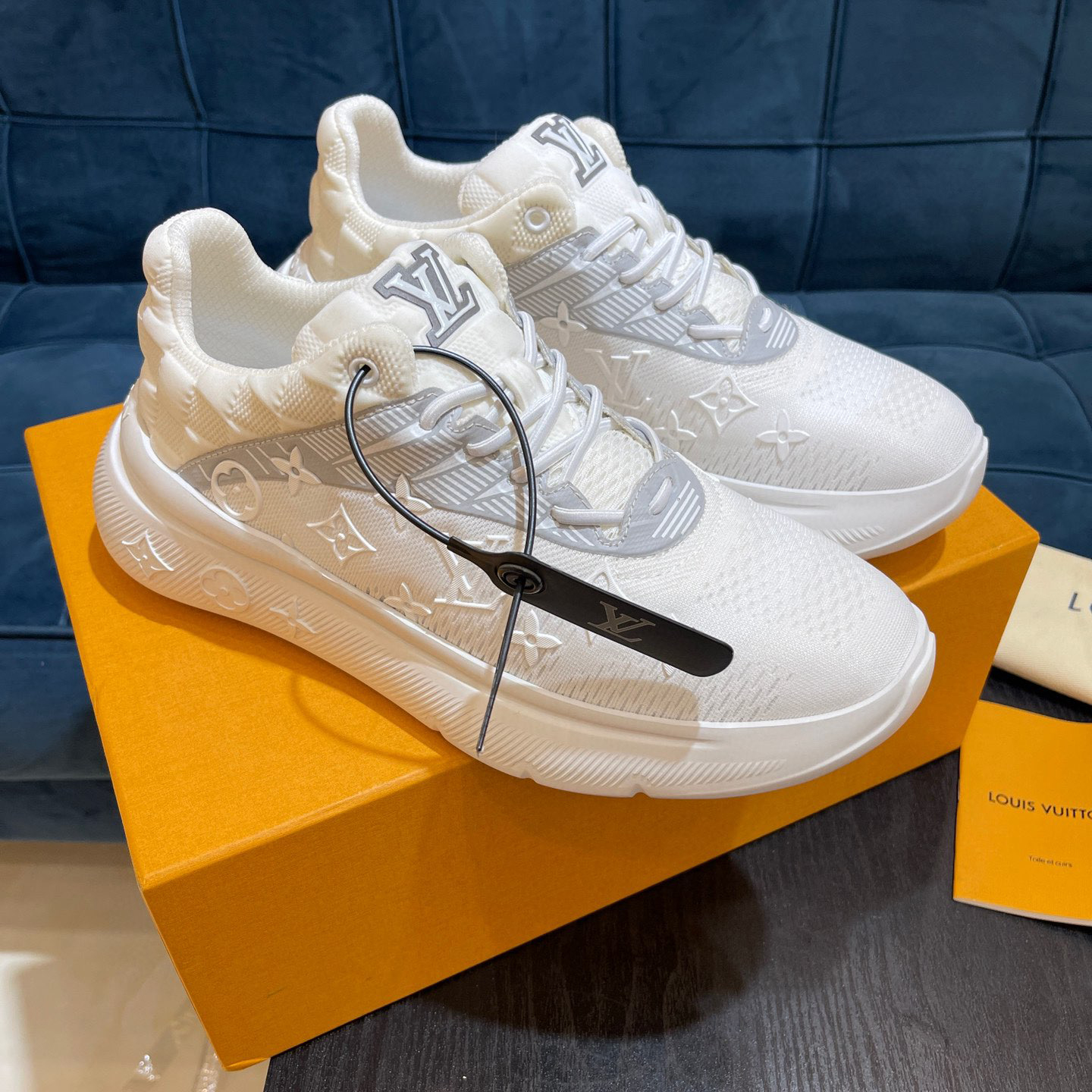 Louis Vuitton Show Up Sneaker    1A9JR3 - DesignerGu