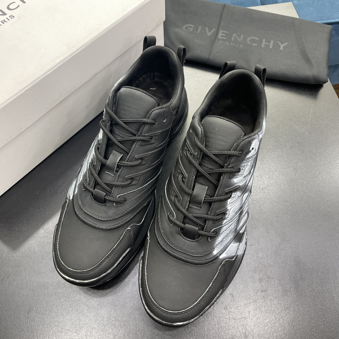 Givenchy Logo Sneakers In Black - DesignerGu