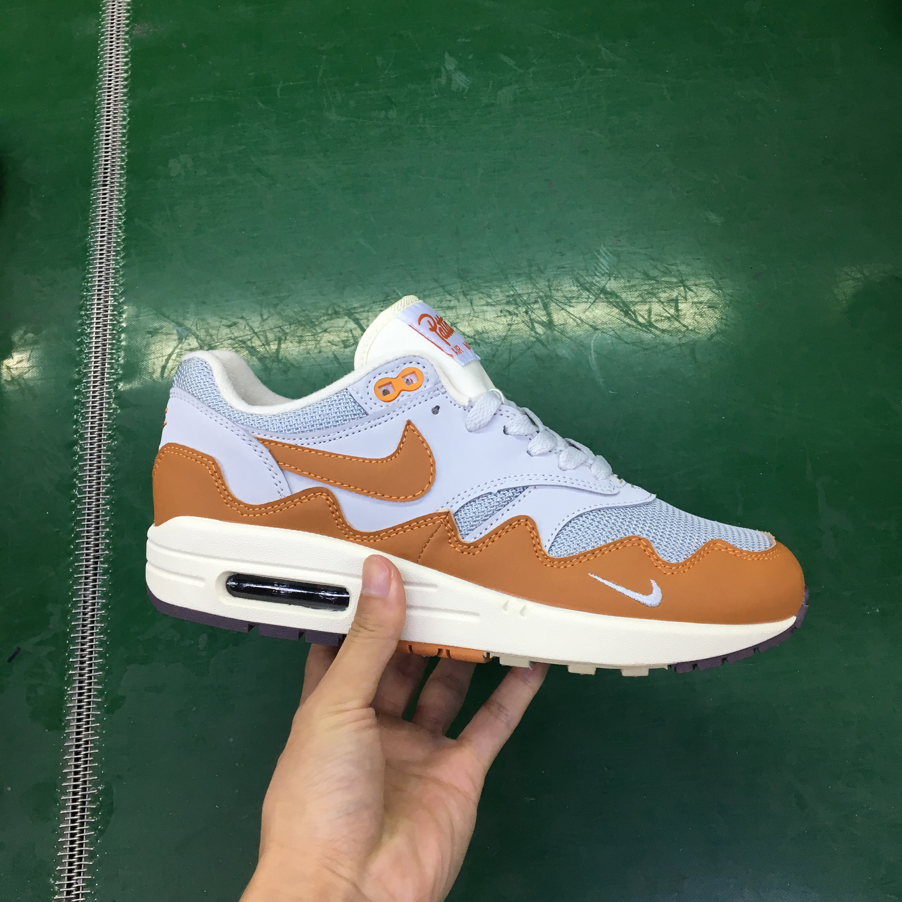 Patta x Nike Air Max 1“Monarch”Sneaker - DesignerGu