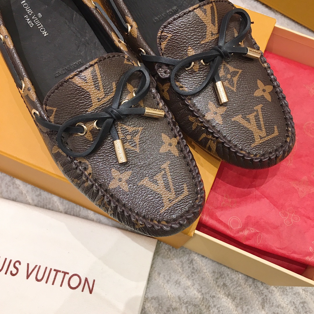 Louis Vuitton Gloria Loafer    1A3V37 - DesignerGu