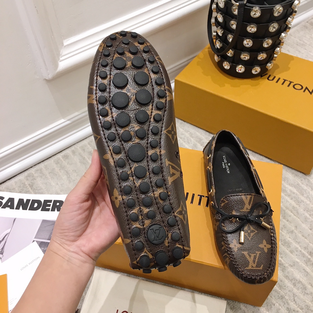 Louis Vuitton Gloria Loafer    1A3V37 - DesignerGu