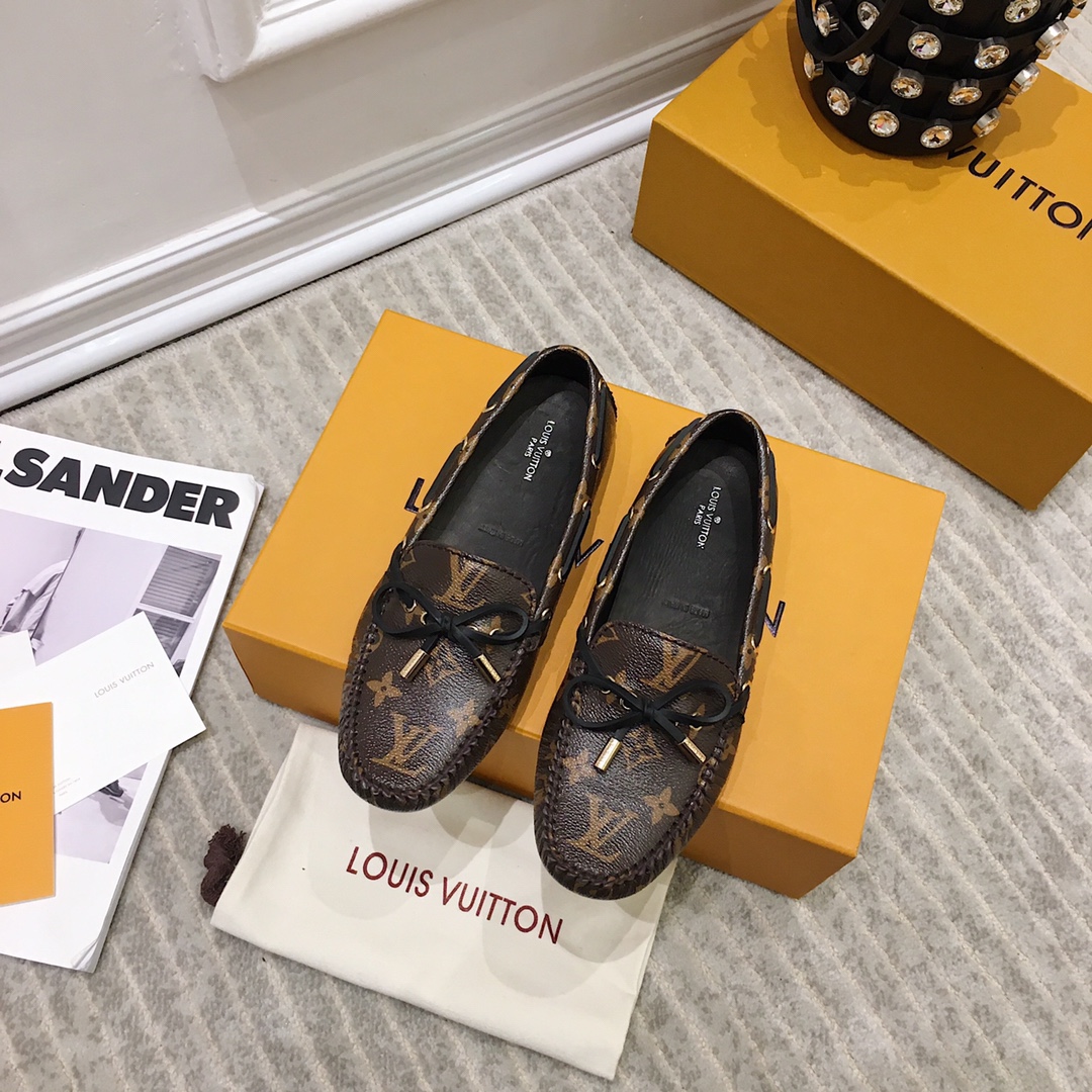 Louis Vuitton Gloria Loafer    1A3V37 - DesignerGu