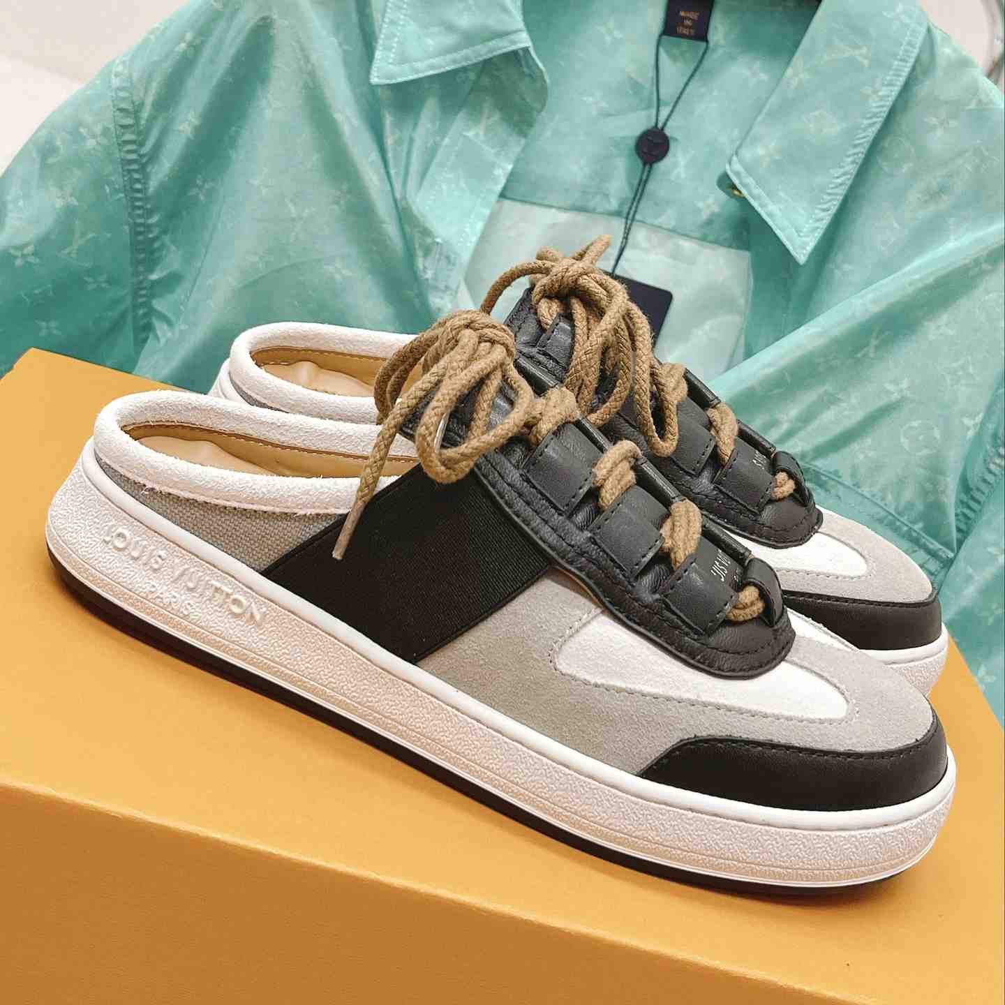 Louis Vuitton Lous Open Back Sneaker    1AAOO2 - DesignerGu