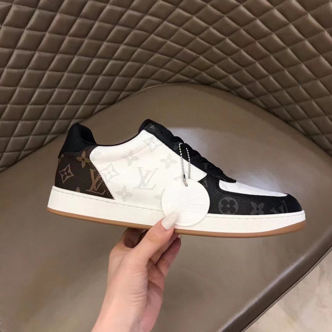 Louis Vuitton Rivoli Sneaker   1A8WGA - DesignerGu