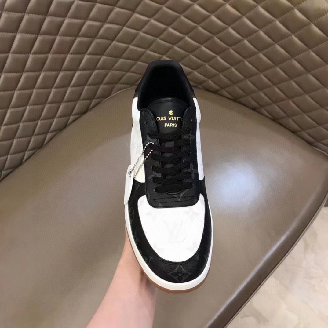 Louis Vuitton Rivoli Sneaker   1A8WGA - DesignerGu