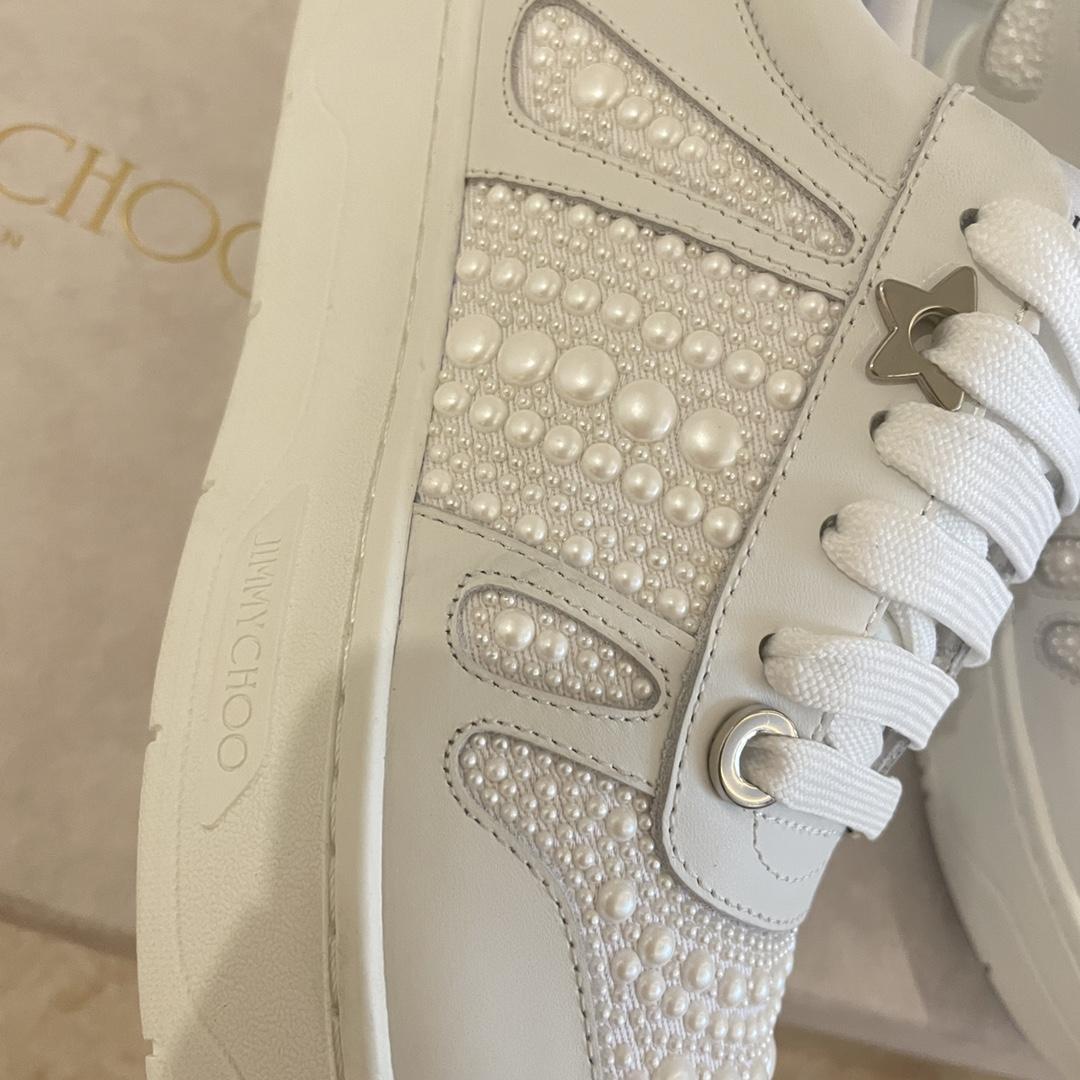 Jimmy Choo Hawaii/F White Calf Leather And Canvas Low Top Trainers With Pearl Embellishment - DesignerGu