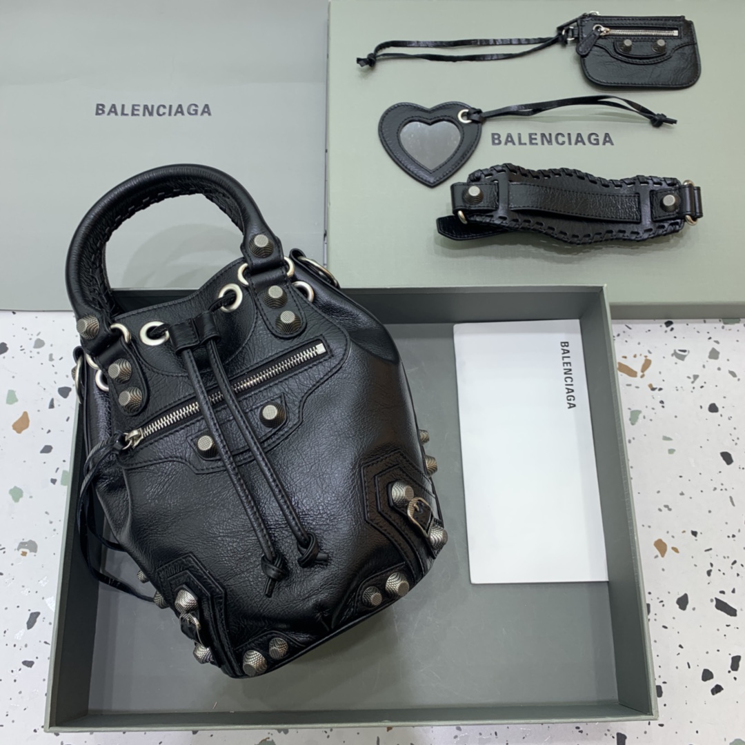 Balenciaga Le Cagole Small Bucket Bag In Black Arena Lambskin, Aged-Silver Hardware(30-22.9-17cm) - DesignerGu